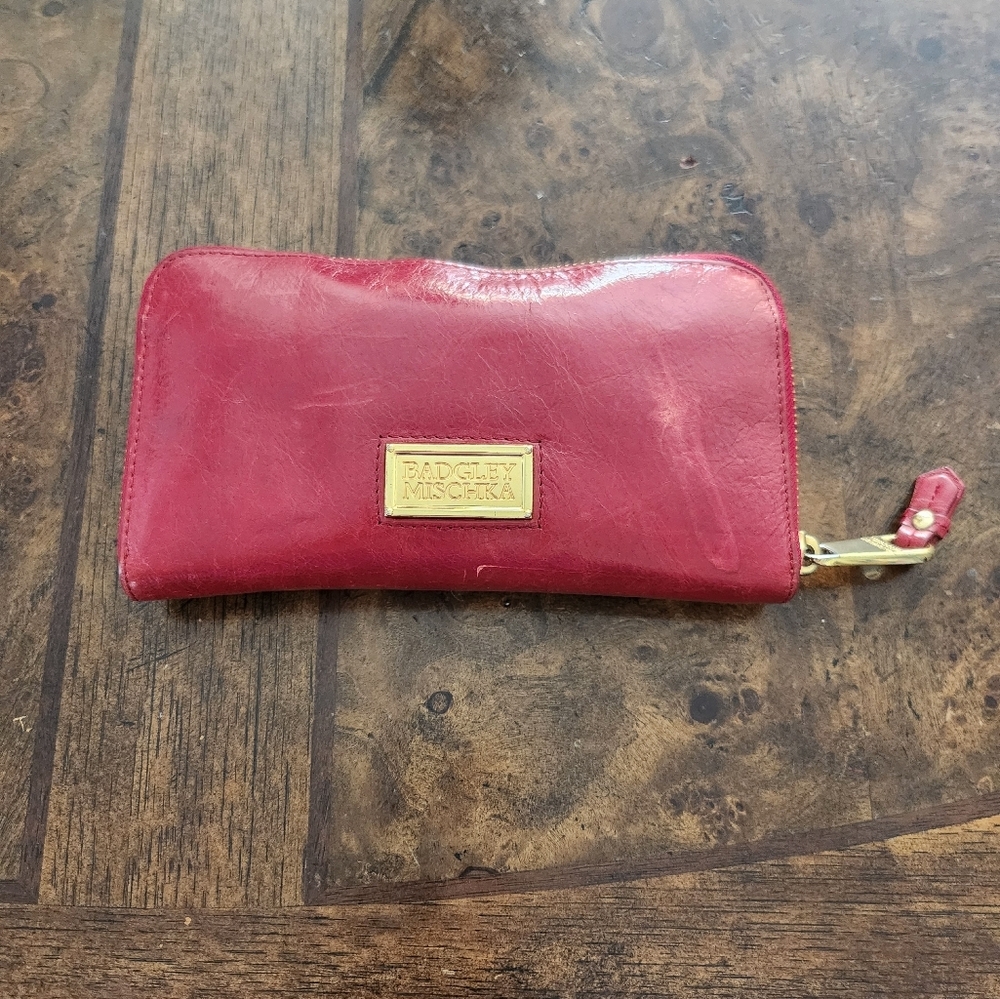 Badgley Mishcka zip around wallet